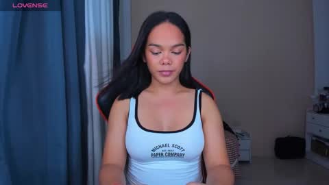 caroline_east online show from October 16, 4:52 pm