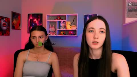 Snapshot of caroline_honeyy chatting on July 1, 7:57 pm Caroline online show from July 1, 7:57 pm