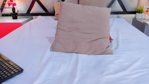 Snapshot of caroline_maldonado chatting on January 27, 3:18 pm Caroline online show from January 27, 3:18 pm