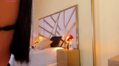 Snapshot of caroline_maldonado chatting on November 9, 1:31 pm Caroline online show from November 9, 1:31 pm