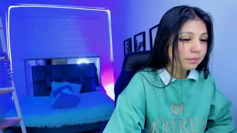 caroline_rodriguez_9 online show from September 11, 3:17 am