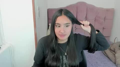caroline_rodriguez_9 online show from October 4, 7:34 pm