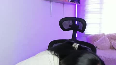 caroline_rodriguez_9 online show from December 15, 7:18 pm