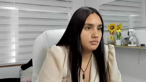 caroline_rodriguez_9 online show from March 30, 7:15 pm