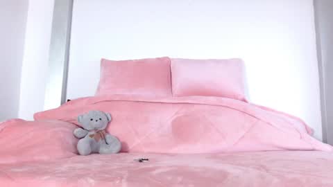 caroline online show from January 18, 10:39 pm