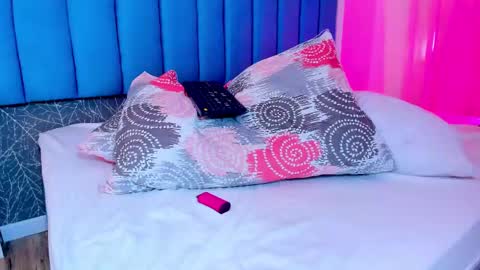 CarolineeGarcia online show from March 10, 4:35 pm