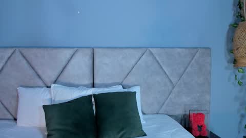 Caroline online show from March 15, 4:07 am