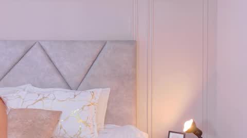 Caroline online show from April 10, 4:17 am