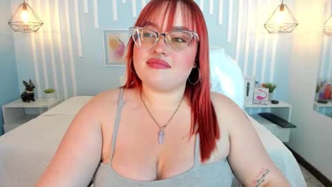 Carolinee  online show from January 16, 2:04 am