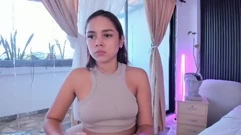 Snapshot of carolinefyre chatting on July 18, 2:43 pm Caroline online show from July 18, 2:43 pm