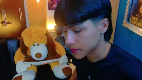 carolinejesh online show from March 24, 12:10 pm