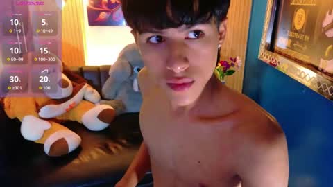 carolinejesh online show from April 3, 2:26 pm