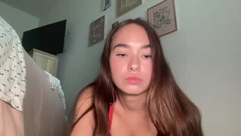 Snapshot of carolineoxox chatting on July 5, 4:14 pm Caroline online show from July 5, 4:14 pm