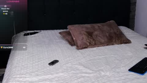 Katie H online show from February 4, 2:07 am