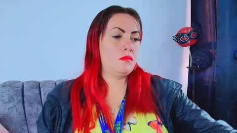 Carolinhe  online show from October 8, 7:33 pm