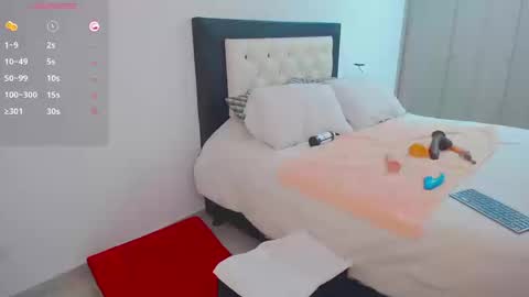 CarolinneFiotti online show from September 9, 4:39 pm