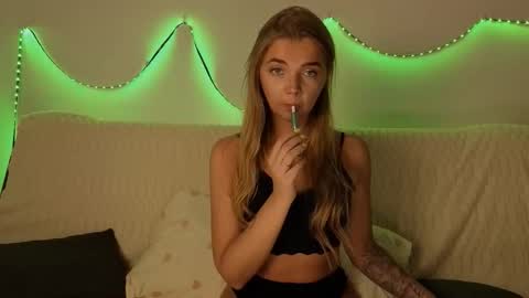 carriebradshawww online show from October 2, 1:40 pm