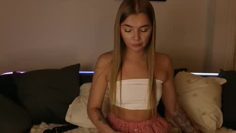 carriebradshawww online show from November 20, 4:51 pm