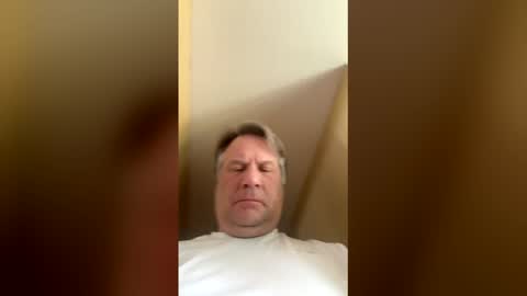 Snapshot of carsonlong chatting on May 17, 7:43 pm carsonlong online show from May 17, 7:43 pm