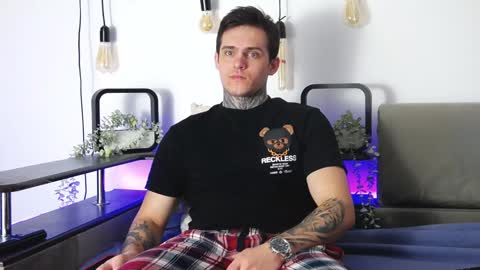 Carter online show from February 3, 7:40 am