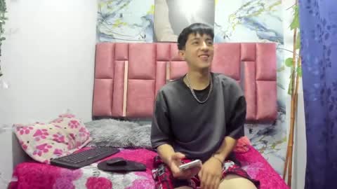 cartyxx online show from April 22, 12:28 pm