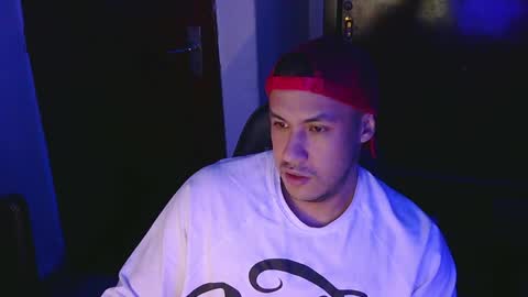 Snapshot of casas_oom chatting on December 5, 4:09 am      online show from December 5, 4:09 am