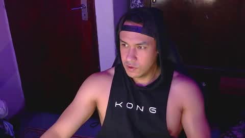 Snapshot of casas_oom chatting on March 1, 4:58 am      online show from March 1, 4:58 am