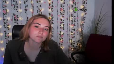 casey_meow_ online show from September 25, 1:04 pm