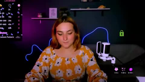 casey_meow_ online show from October 14, 1:01 pm