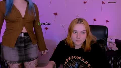 casey_meow_ online show from April 7, 8:59 am