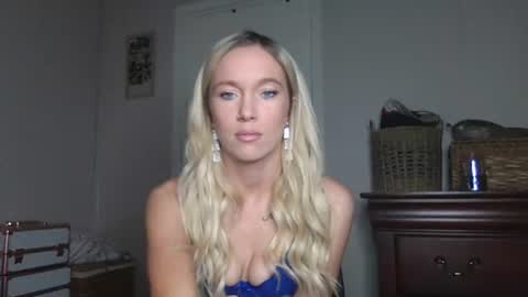 Snapshot of caseygirl6879 chatting on October 19, 4:40 pm Casey Lakes online show from October 19, 4:40 pm