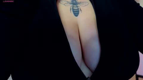 Casey Robbins online show from October 11, 5:39 am