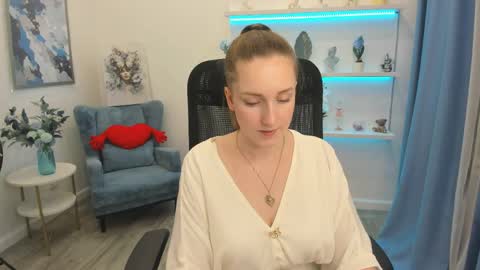 Snapshot of caseyterini chatting on June 9, 11:33 am Casey online show from June 9, 11:33 am