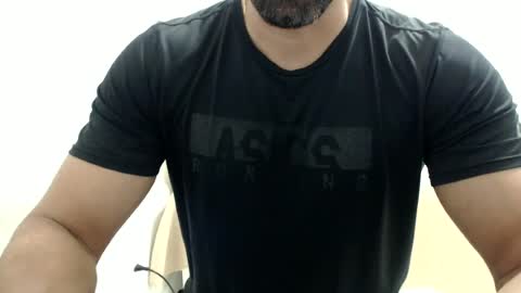 Snapshot of cashmastermuscle77 chatting on July 5, 11:34 pm cashmastermuscle77 online show from July 5, 11:34 pm