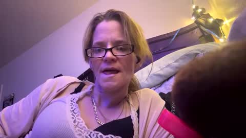 Snapshot of casidy1 chatting on March 2, 2:43 pm casidy1 online show from March 2, 2:43 pm