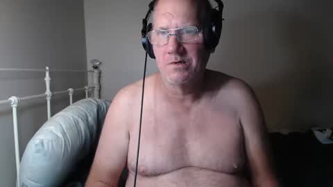 Snapshot of casinocam chatting on March 4, 5:30 pm CasinoCam online show from March 4, 5:30 pm