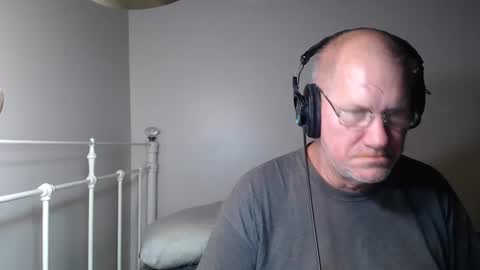 Snapshot of casinocam chatting on April 10, 2:39 am CasinoCam online show from April 10, 2:39 am