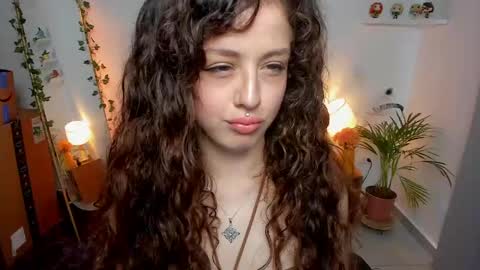 Snapshot of cassandra_caiin chatting on June 5, 9:20 pm Cassie online show from June 5, 9:20 pm