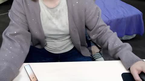 Snapshot of cassandra_shy chatting on July 13, 6:49 am Cassandra online show from July 13, 6:49 am