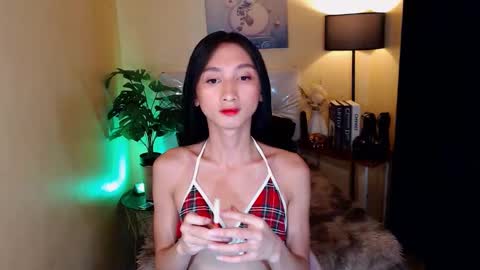 Snapshot of cassandrafoxxx chatting on December 27, 9:06 am cassandrafoxxx online show from December 27, 9:06 am