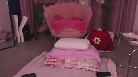 Snapshot of cassandrafoxy chatting on February 12, 5:24 am Cassy online show from February 12, 5:24 am