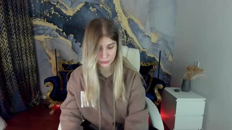 Snapshot of cassandragood chatting on March 12, 7:13 am Lena online show from March 12, 7:13 am