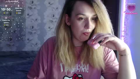 Casey Chris online show from April 14, 2:01 pm