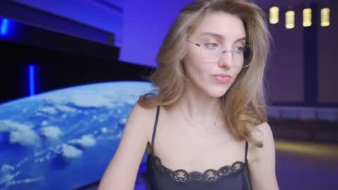 Seductress Cassia  FINDOM AND SADISM  NO NUDE online show from April 11, 4:33 pm