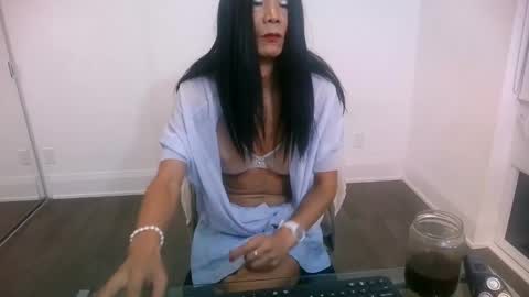 Snapshot of cassicd chatting on October 1, 9:15 am Cassi online show from October 1, 9:15 am