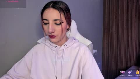 Snapshot of cassidy_evans chatting on October 20, 11:32 am cassidy_evans online show from October 20, 11:32 am