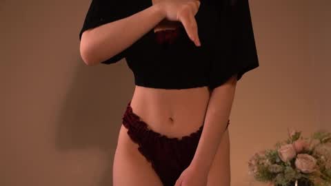 Cassie online show from December 18, 2:45 pm