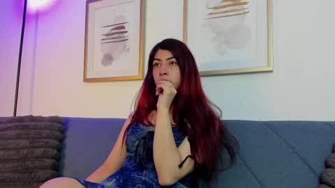 Snapshot of cassie_bloom chatting on September 21, 8:21 pm cassie_bloom online show from September 21, 8:21 pm