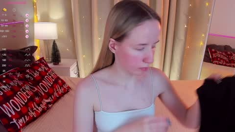 Snapshot of cassie_kelman chatting on December 9, 2:45 am Cassie online show from December 9, 2:45 am