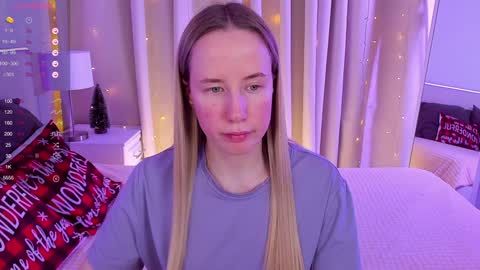 Snapshot of cassie_kelman chatting on December 20, 3:25 am Cassie online show from December 20, 3:25 am